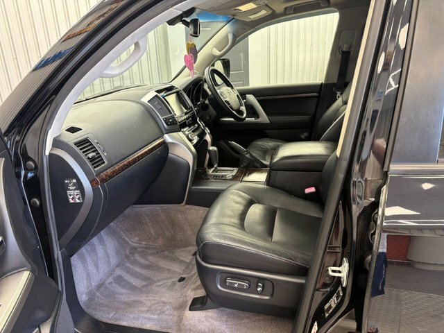 Toyota Land Cruiser V8 4.5 D-4d V8 White #8