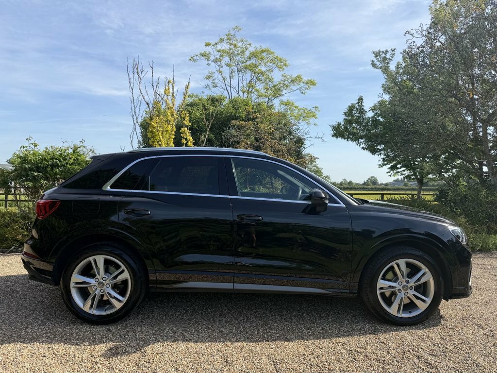 Audi Q3 2L S Line VO19BYJ Black #4