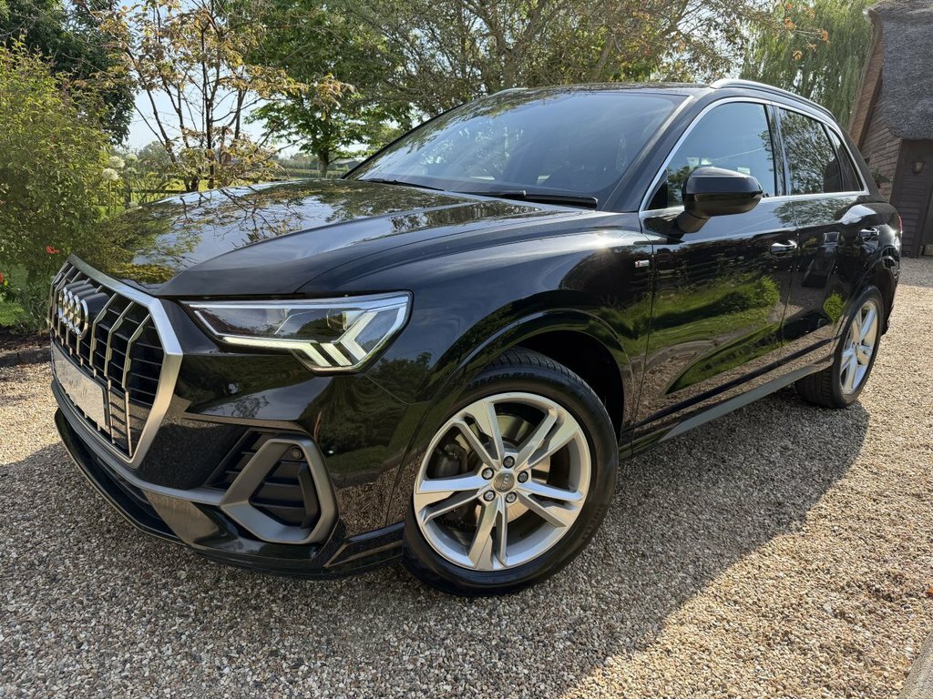 Audi Q3 2L S Line Black