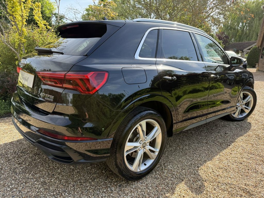 Audi Q3 2L S Line VO19BYJ Black #5