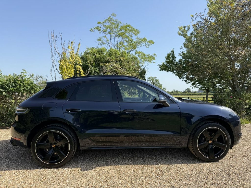Porsche Macan 2L Null Blue #3