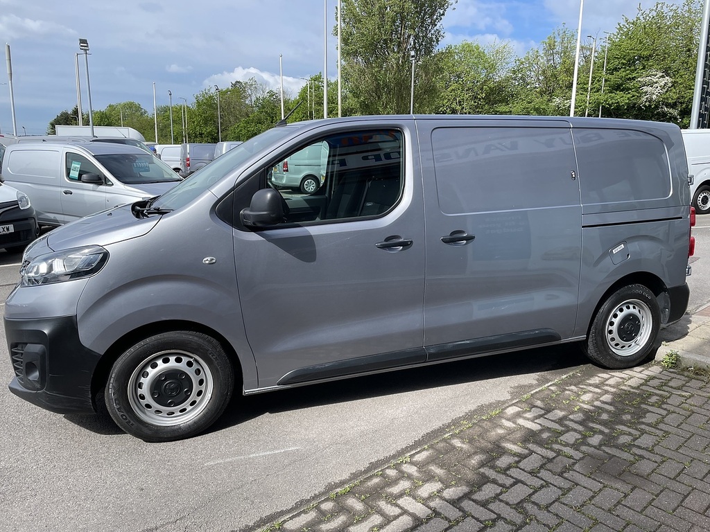 Vauxhall Vivaro 1.5 Turbo D 2700 Dynamic Panel Van 6Dr Manu YE22OBX Grey #6