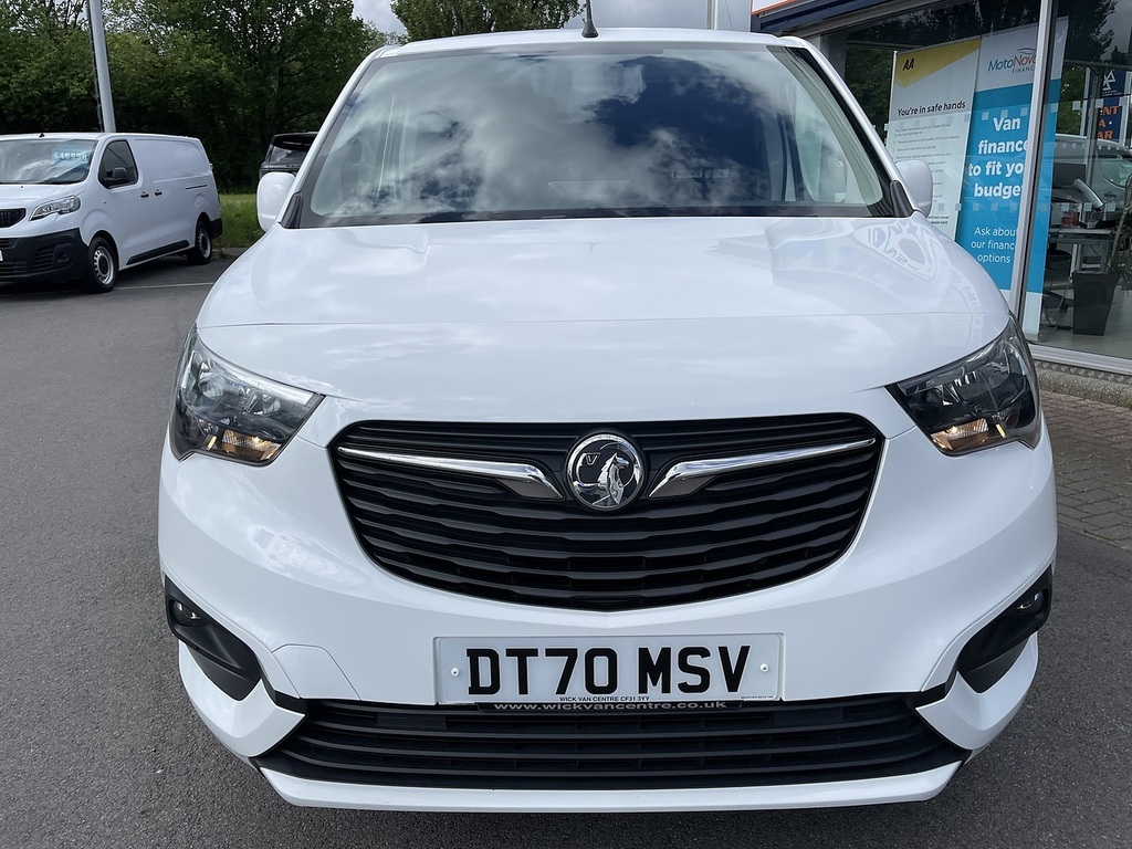 Vauxhall Combo 1.5 Turbo D 2300 Sportive Panel Van Man DT70MSV White #3