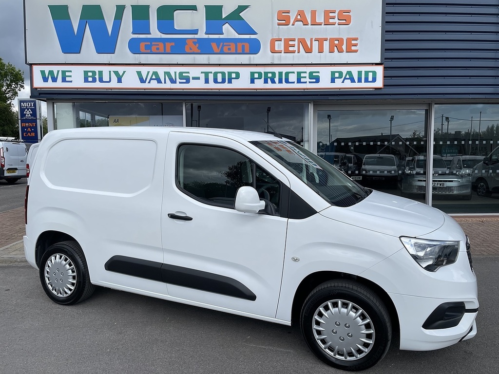 Vauxhall Combo 1.5 Turbo D 2300 Sportive Panel Van Man DT70MSV White #4