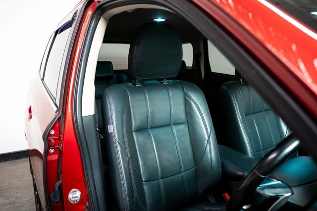 Mitsubishi Outlander 2018 2.0H 12Kwh 5Hs Suv Plug-in Hybrid DV18NLG Red #4