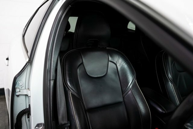 Volvo V40 2016 2.0 D2 R-design Pro Hatchback Manu WF66DFN Black #4