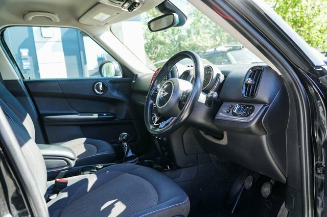 Mini Countryman 2017 1.5 Cooper Suv Euro 6 Ss BN67UGH Black #2
