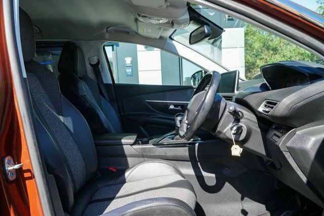 Peugeot 3008 2019 1.2 Puretech Allure Suv Eur CF19VXR Brown #2
