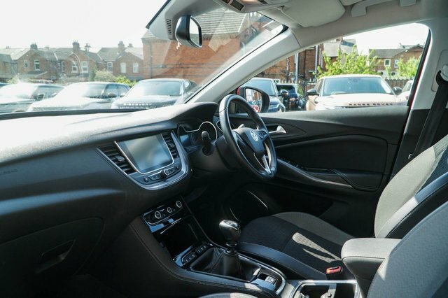 Vauxhall Grandland X 2018 1.2 Turbo Sport Nav Suv Eur YY18CKV Red #2