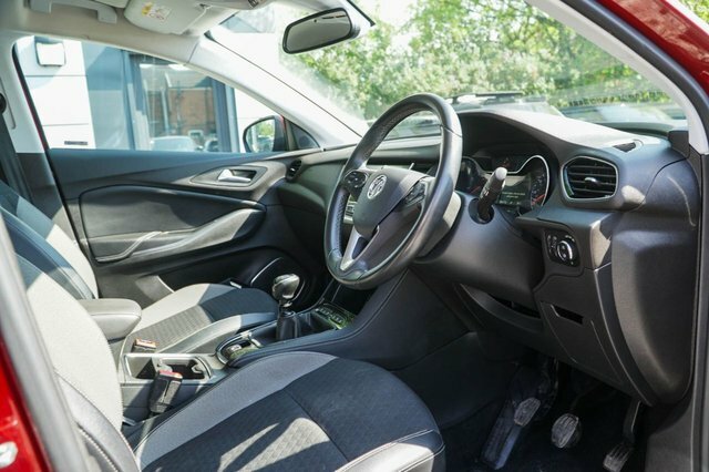 Vauxhall Grandland X 2018 1.2 Turbo Sport Nav Suv Eur YY18CKV Red #4