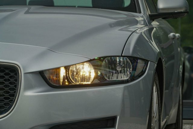 Jaguar XE 2015 2.0D Prestige Saloon Euro 6 Silver #5
