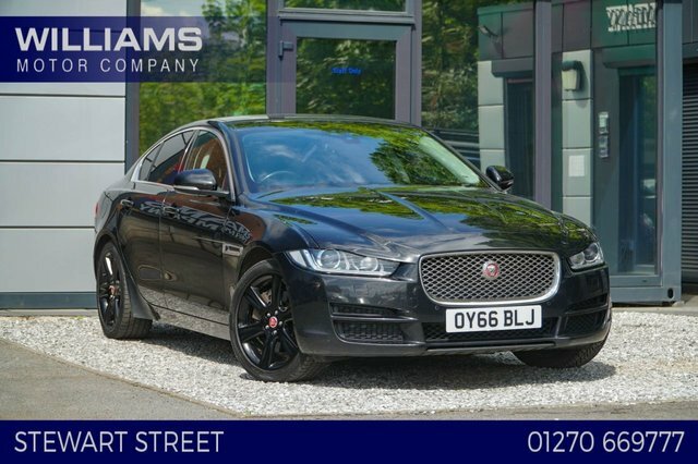 Jaguar XE 2016 2.0D Portfolio Saloon Awd Eur Black