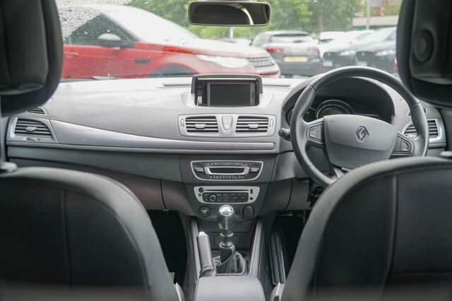 Renault Megane 2015 1.2 Tce Energy Dynamique Tomtom Coupe Pet Red #4