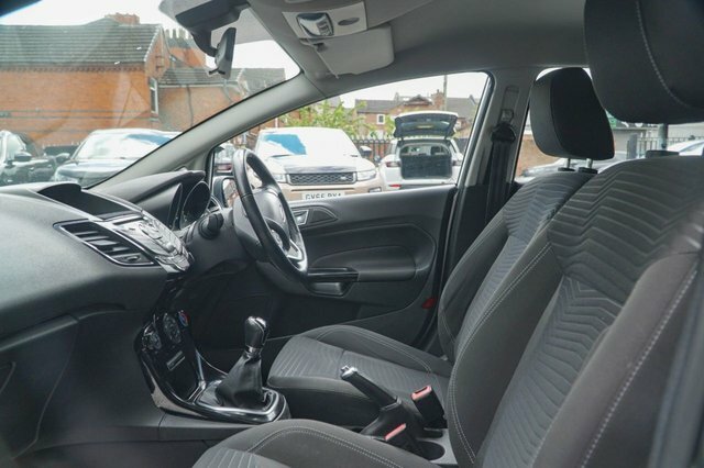 Ford Fiesta 2015 1.0T Ecoboost Zetec Hatchback Manu YS65OLX Silver #2