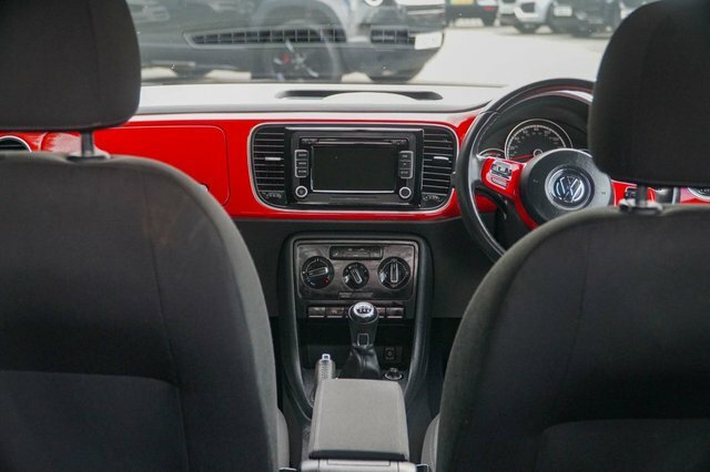 Volkswagen Beetle 2014 2.0 Tdi Design Hatchback Eu Red #4