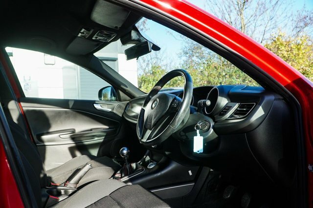 Alfa Romeo Giulietta 2013 1.4 Tb Multiair Collezione Hatchback Petr Red #2