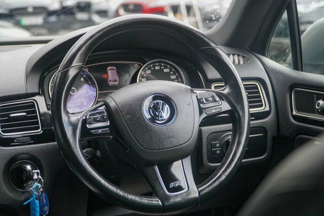 Volkswagen Touareg 2015 3.0 Tdi V6 Bluemotion Tech R-line Suv Die KY15HBX Grey #4