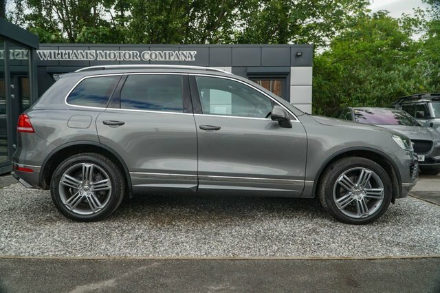 Volkswagen Touareg 2015 3.0 Tdi V6 Bluemotion Tech R-line Suv Die KY15HBX Grey #6