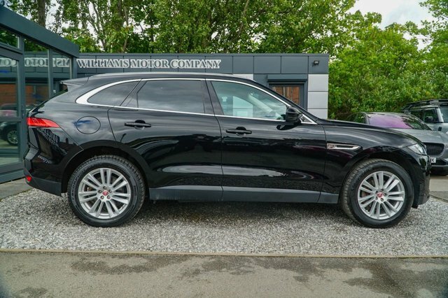 Jaguar F-Pace 2020 2.0 D180 Portfolio Suv Awd Eu LG20TNO Black #6