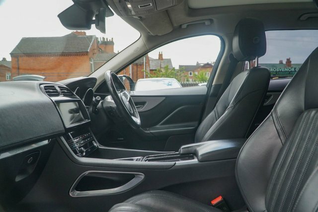 Jaguar F-Pace 2020 2.0 D180 Portfolio Suv Awd Eu LG20TNO Black #2