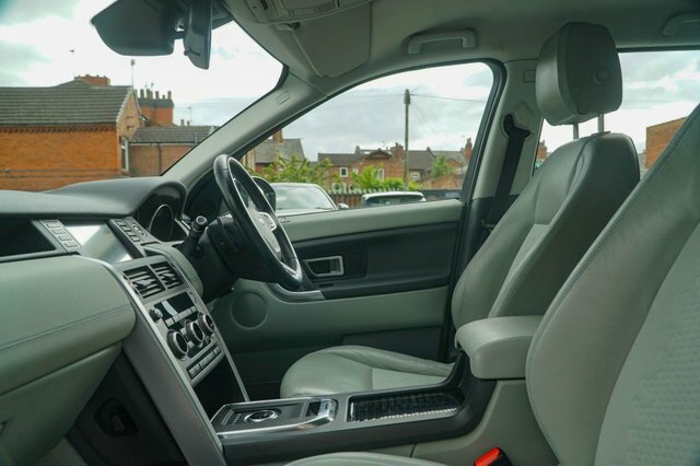 Land Rover Discovery Sport 2018 2.0 Td4 Se Tech Suv 4Wd Euro CV68ZZW White #2