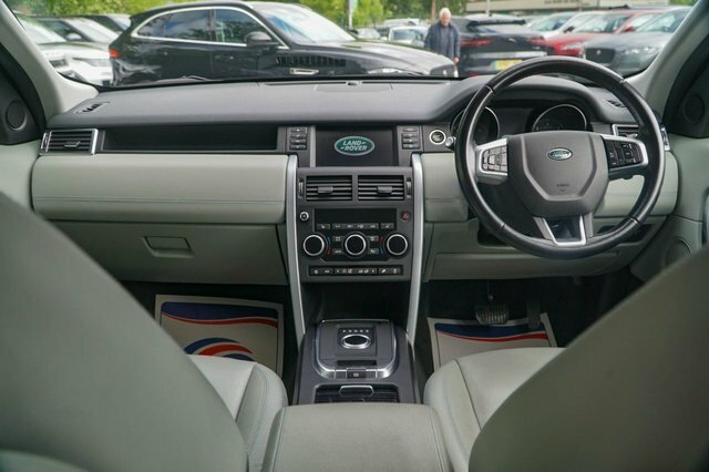 Land Rover Discovery Sport 2018 2.0 Td4 Se Tech Suv 4Wd Euro CV68ZZW White #4