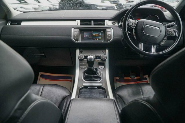 Land Rover Range Rover Evoque 2018 2.0 Ed4 Se Tech Suv Fwd Eur OV68OEK Black #4