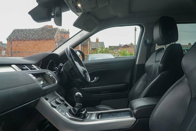 Land Rover Range Rover Evoque 2018 2.0 Ed4 Se Tech Suv Fwd Eur OV68OEK Black #2