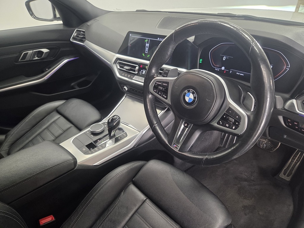 BMW 3 Series 3.0 330D Mht M Sport Saloon Hybrid YD21NRP White #4