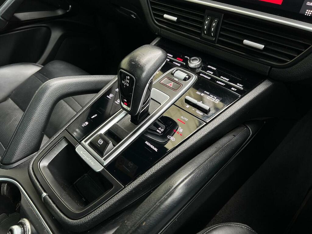 Porsche Cayenne 3.0 V6 E-hybrid 14.1Kwh Suv Plug-in Hyb LN20VOK Black #6