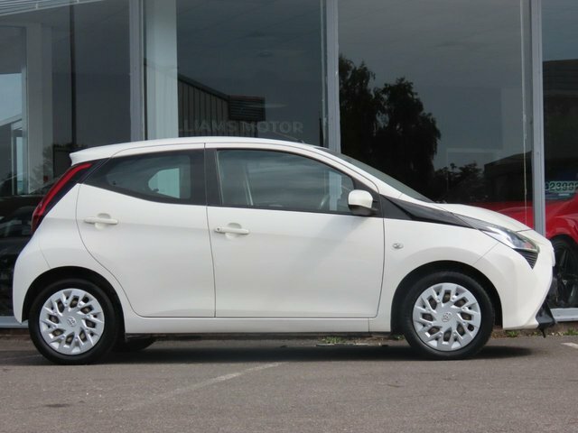Toyota Aygo 2019 1.0 Vvt-i X-play Hatchback FA19WSE White #5