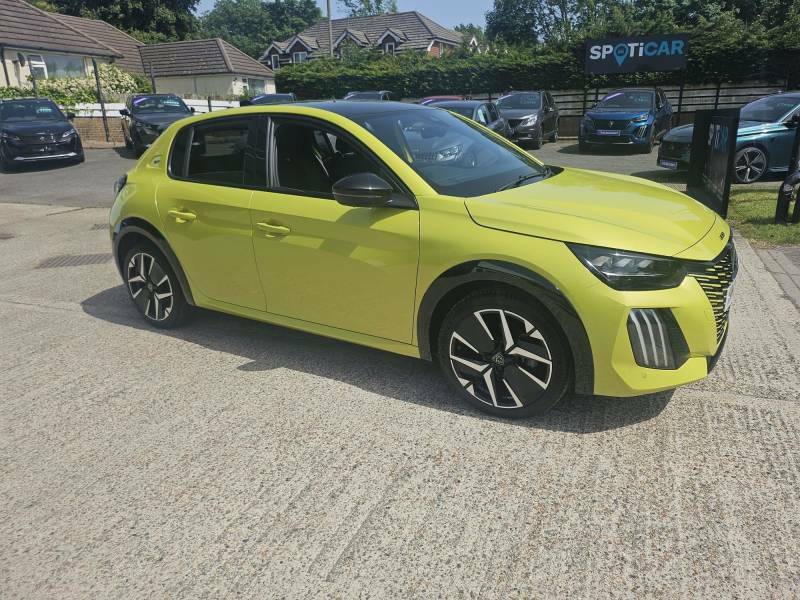 Peugeot 208 1.2 Puretech 100 Gt - 2024 24 Yellow