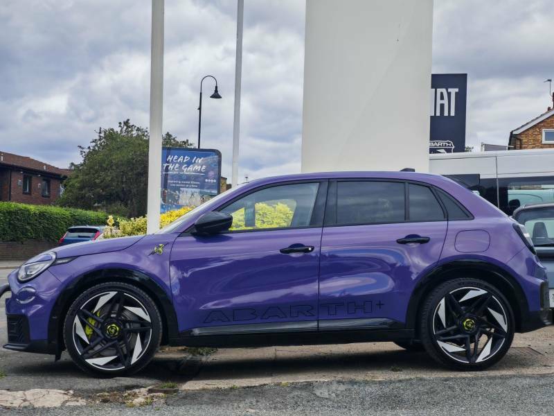 Abarth 600e 54Kwh Scorpionissima - 2025 25 Purple #4