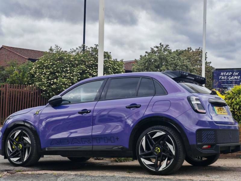 Abarth 600e 54Kwh Scorpionissima - 2025 25 Purple