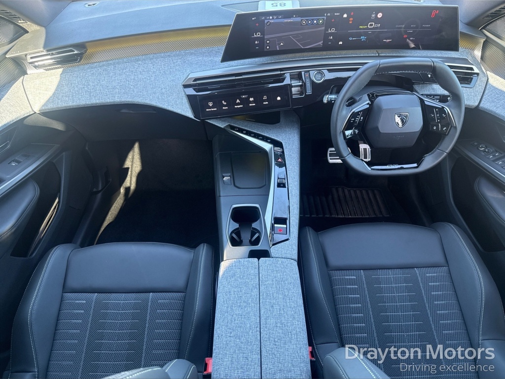 Peugeot 3008 73Kwh Gt Suv YY26JXG White #2