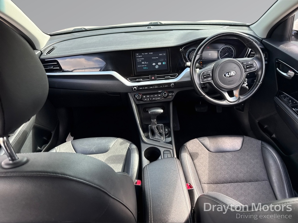 Kia Niro 1.6 Gdi 2 Suv Hybrid Dct FH70CRV White #2