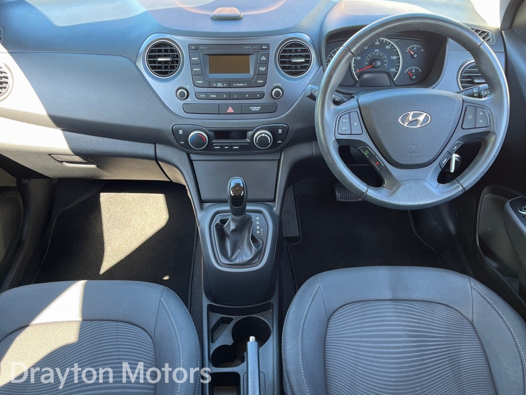 Hyundai I10 1.2 Premium Hatchback FD18UKP White #2