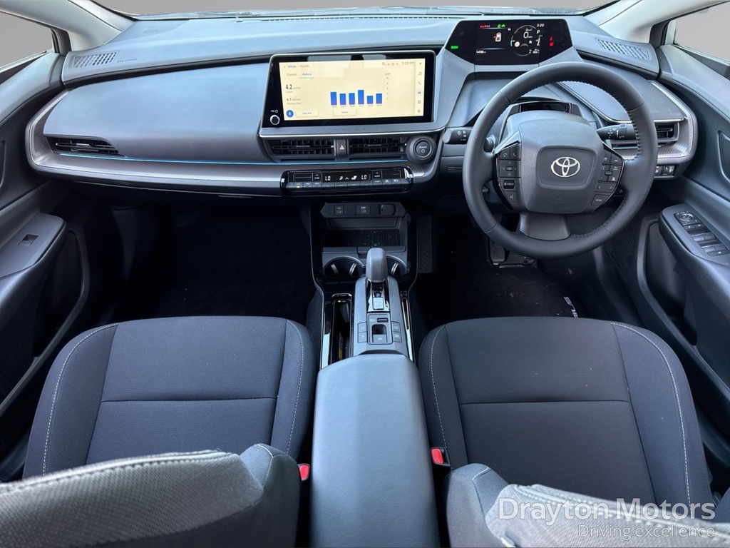 Toyota Prius 2.0 13.6Kwh Design Hatchback Plug In Hy Silver #2