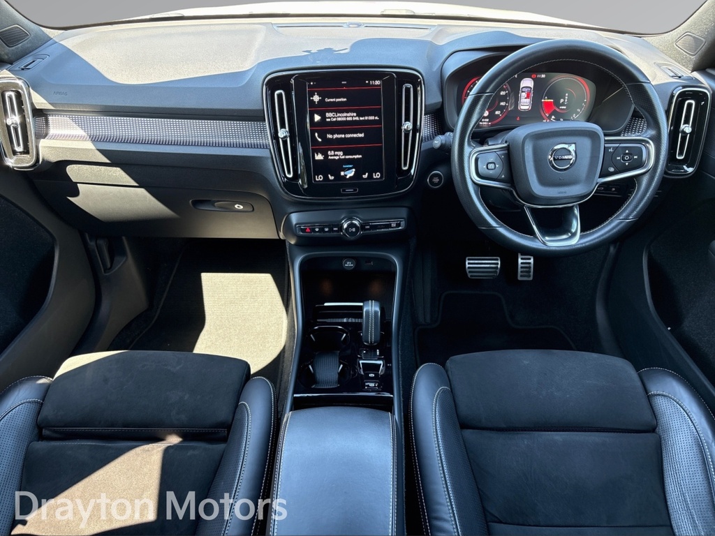 Volvo XC40 1.5H T5 Twin Engine Recharge 10.7Kwh R Design Pro YS70ZXC White #2
