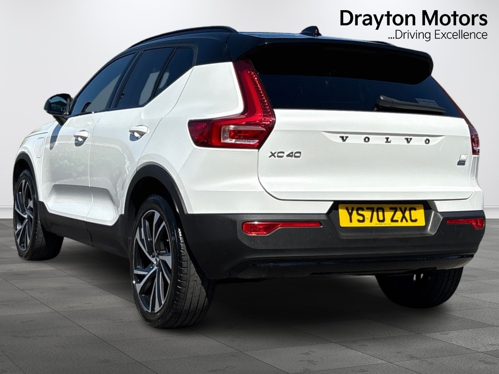 Volvo XC40 1.5H T5 Twin Engine Recharge 10.7Kwh R Design Pro YS70ZXC White #6