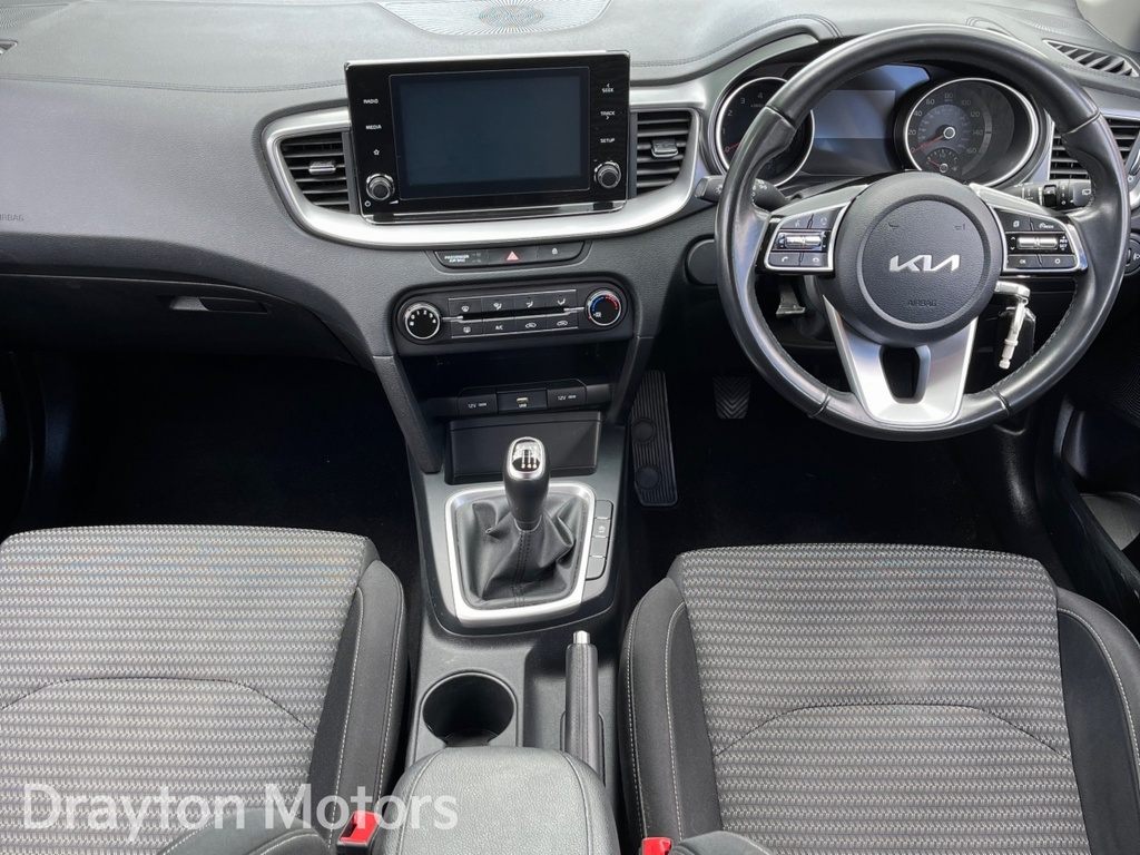 Kia Xceed 1.0 T Gdi 2 Suv EK22YJA Brown #2