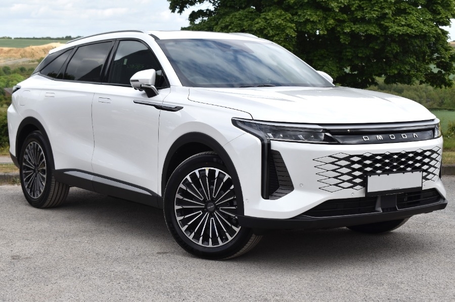 Omoda 9 1.5T Super Hybrid System Noble Plug-in Hybrid White