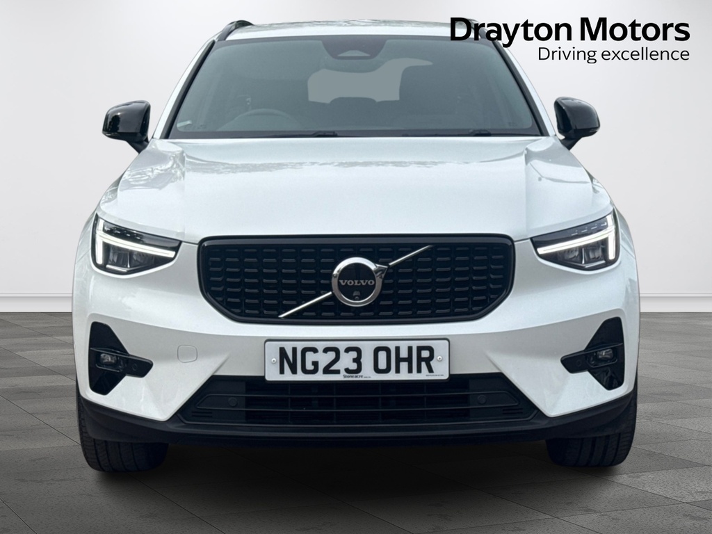 Volvo XC40 2.0 B3 Mhev Plus Dark Suv Hybrid Dct Au NG23OHR White #3