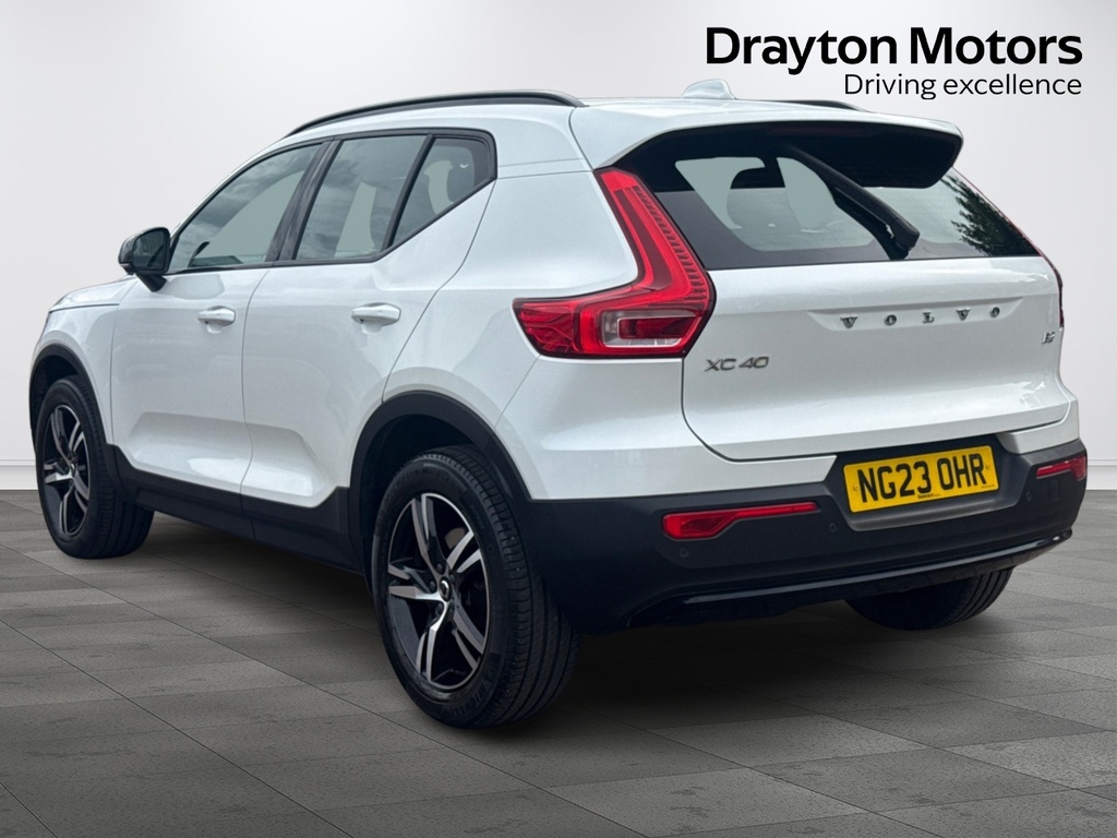 Volvo XC40 2.0 B3 Mhev Plus Dark Suv Hybrid Dct Au NG23OHR White #6