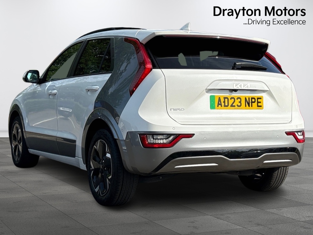Kia e-Niro 64.8Kwh 4 Suv AD23NPE White #6