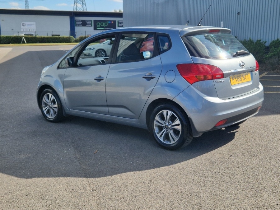 Kia Venga 1.6 2 Mpv Silver #5