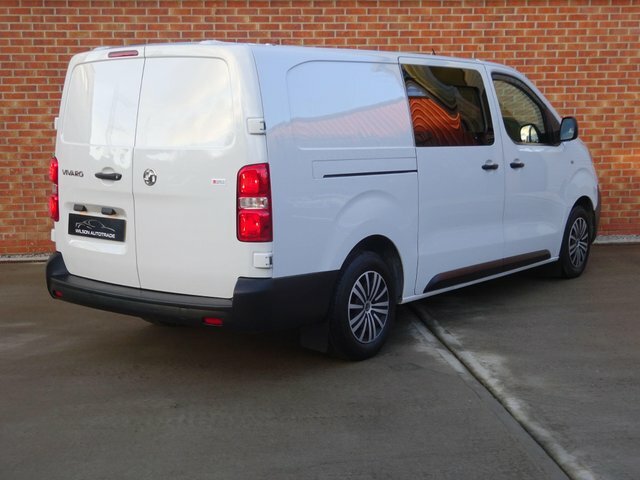 Vauxhall Vivaro Turbo D 2900 Dynamic AF22HFB White #4