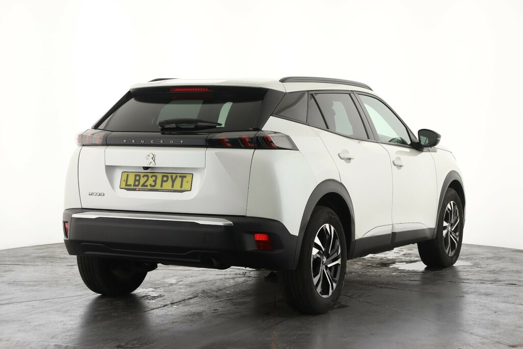 Peugeot 2008 1.2 Puretech Allure Premium White #2