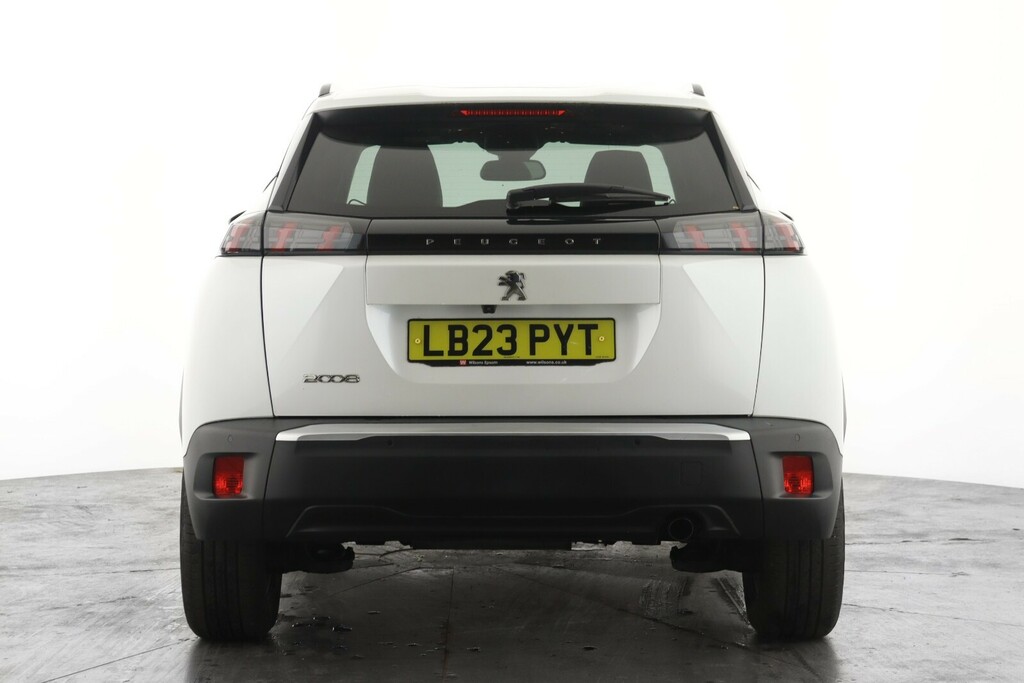 Peugeot 2008 1.2 Puretech Allure Premium White