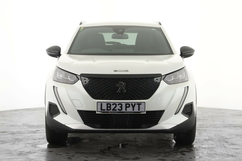 Peugeot 2008 1.2 Puretech Allure Premium White #4